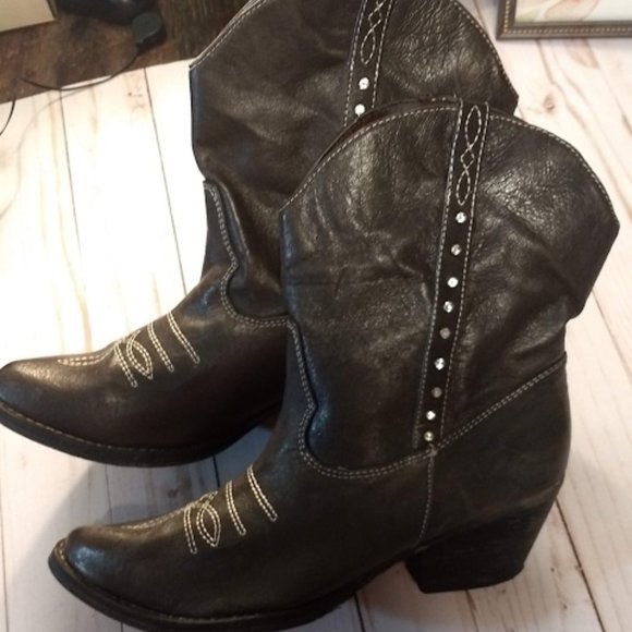 Very Volatile Brown Boots , Size 7 and 1/2 - Picture 3 of 5